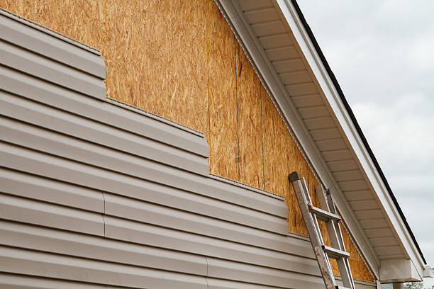 Professional Fiber Cement Siding technician working in Loyalhanna, PA